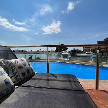 Blau Apartamento Frente A Los Canales Y Las Puestas De Sol De Roses Exterior photo