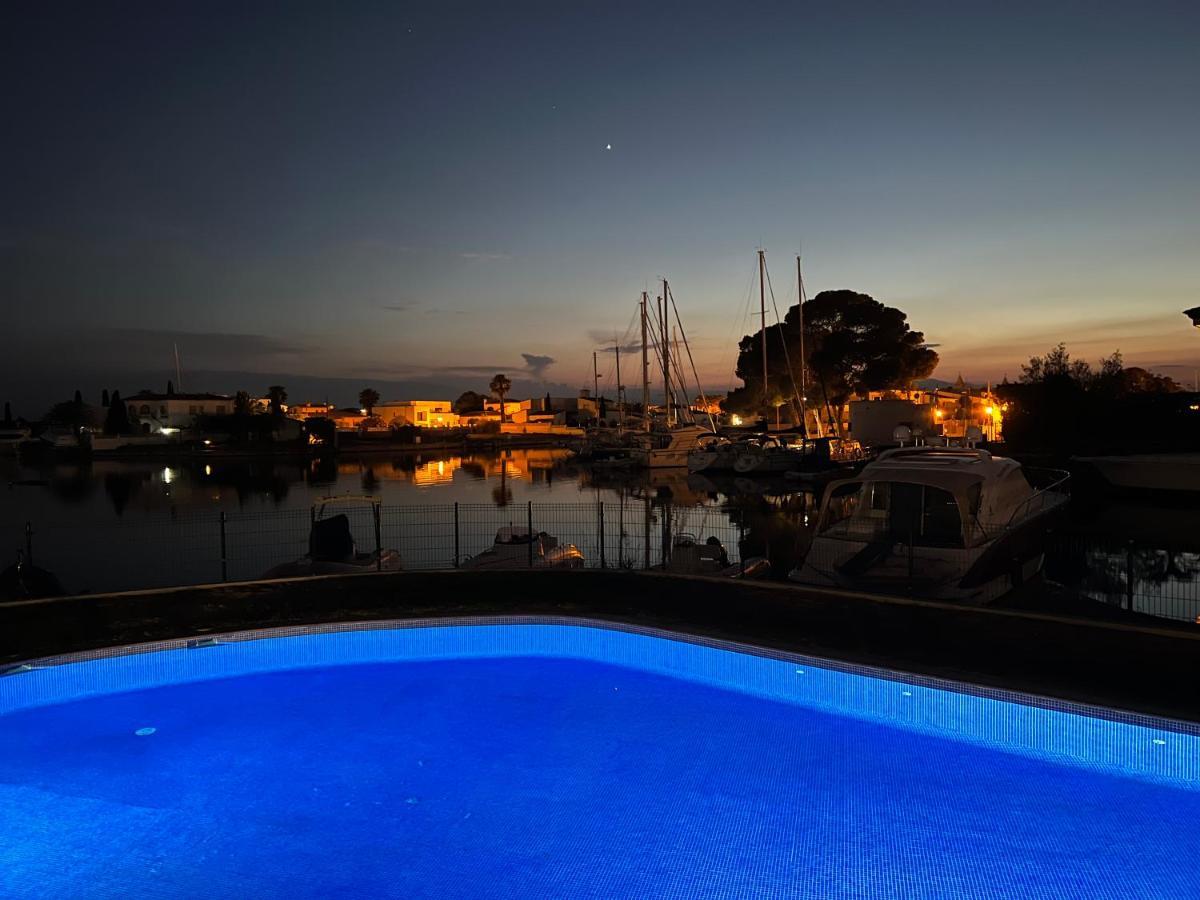 Blau Apartamento Frente A Los Canales Y Las Puestas De Sol De Roses Exterior photo